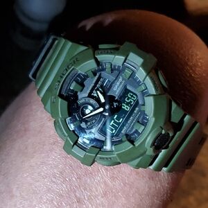 MILITARY GREEN CASIO G-SHOCK